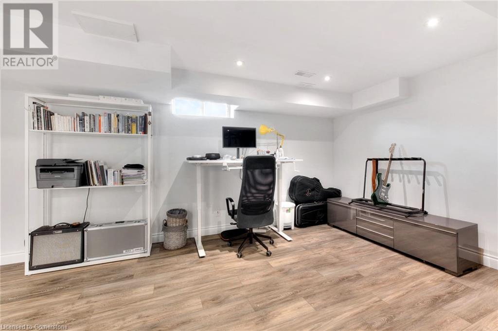 714 Columbia Forest Boulevard Unit# A, Waterloo, Ontario  N2V 2M4 - Photo 34 - 40711987