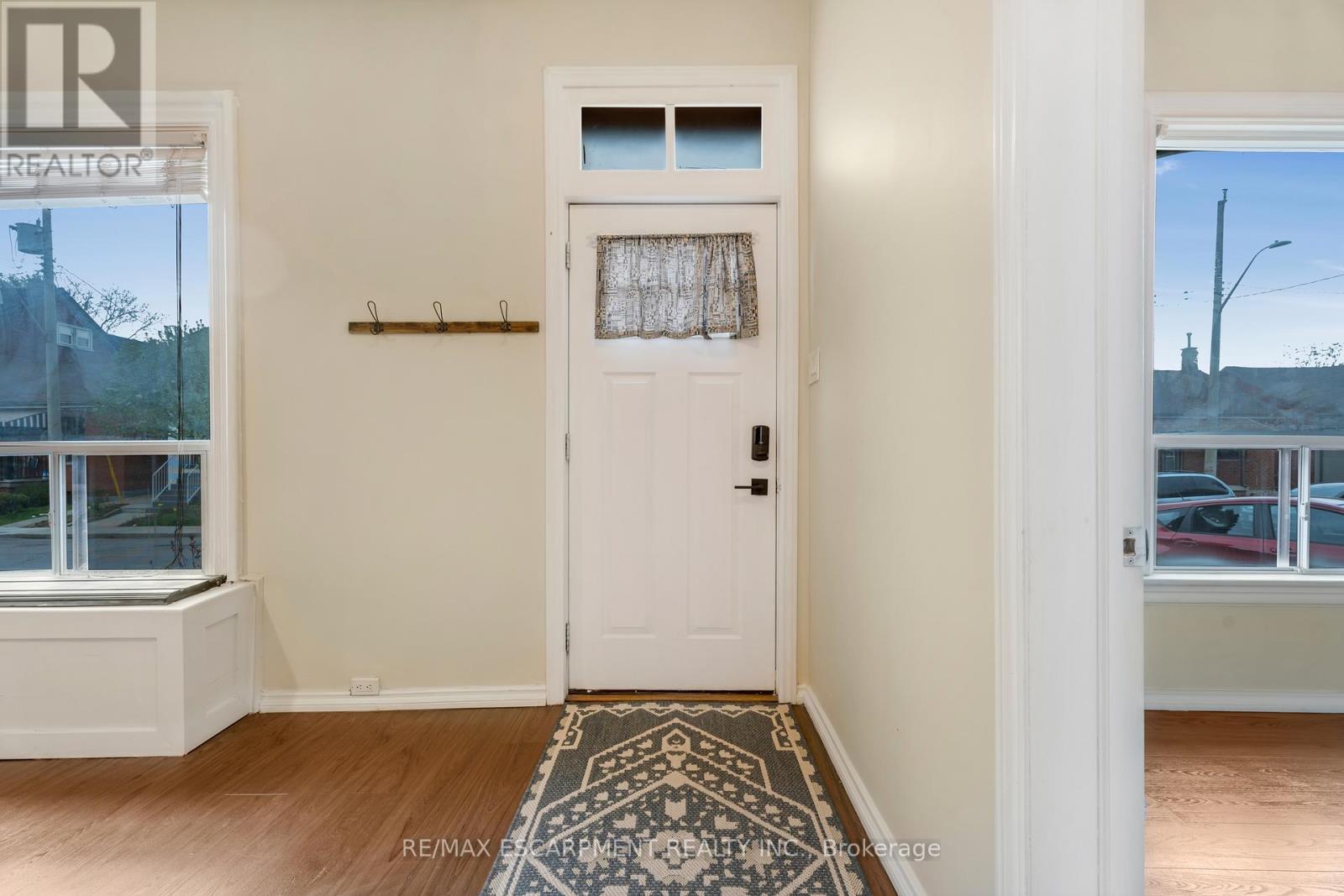 197 Emerald Street N, Hamilton, Ontario  L8L 5K9 - Photo 8 - X12125946