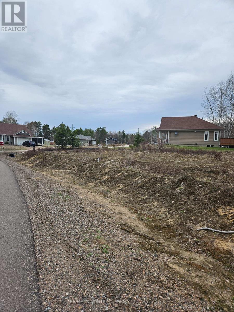 23 BIRCHVIEW DRIVE, Madawaska Valley, Ontario