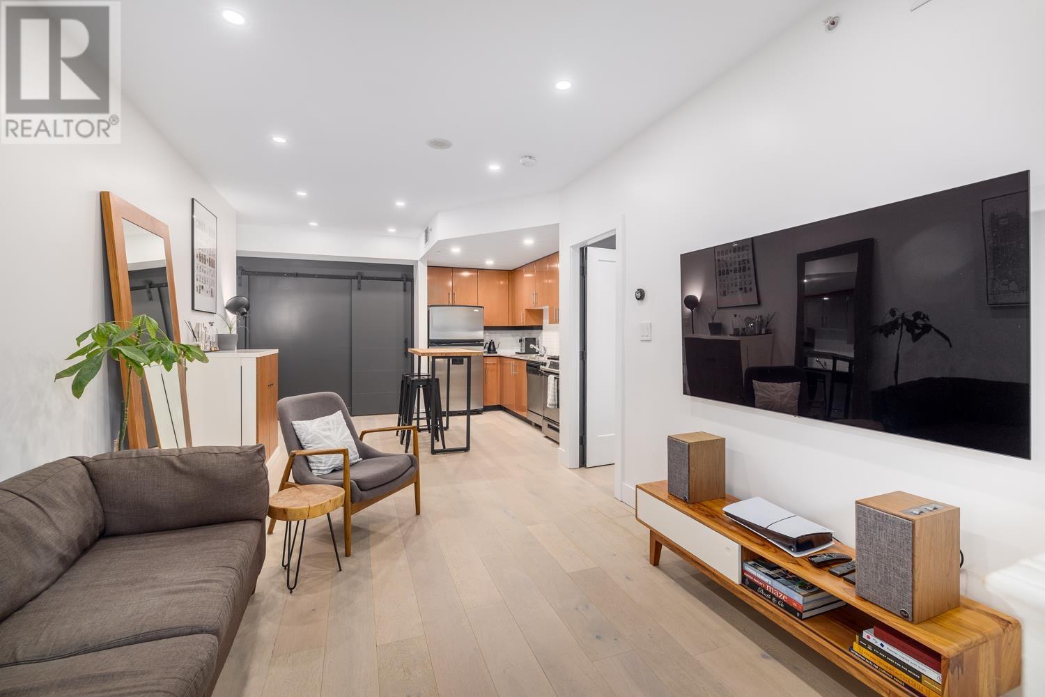 301 168 E Esplanade, North Vancouver, British Columbia  V7L 4X8 - Photo 14 - R2998482