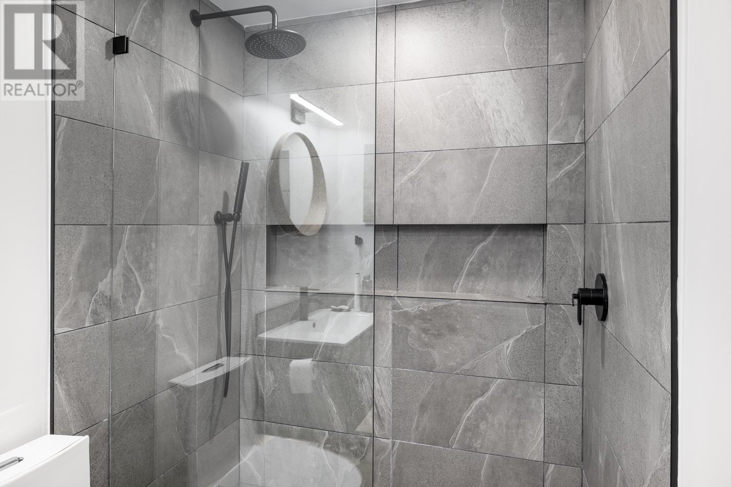 301 168 E Esplanade, North Vancouver, British Columbia  V7L 4X8 - Photo 19 - R2998482