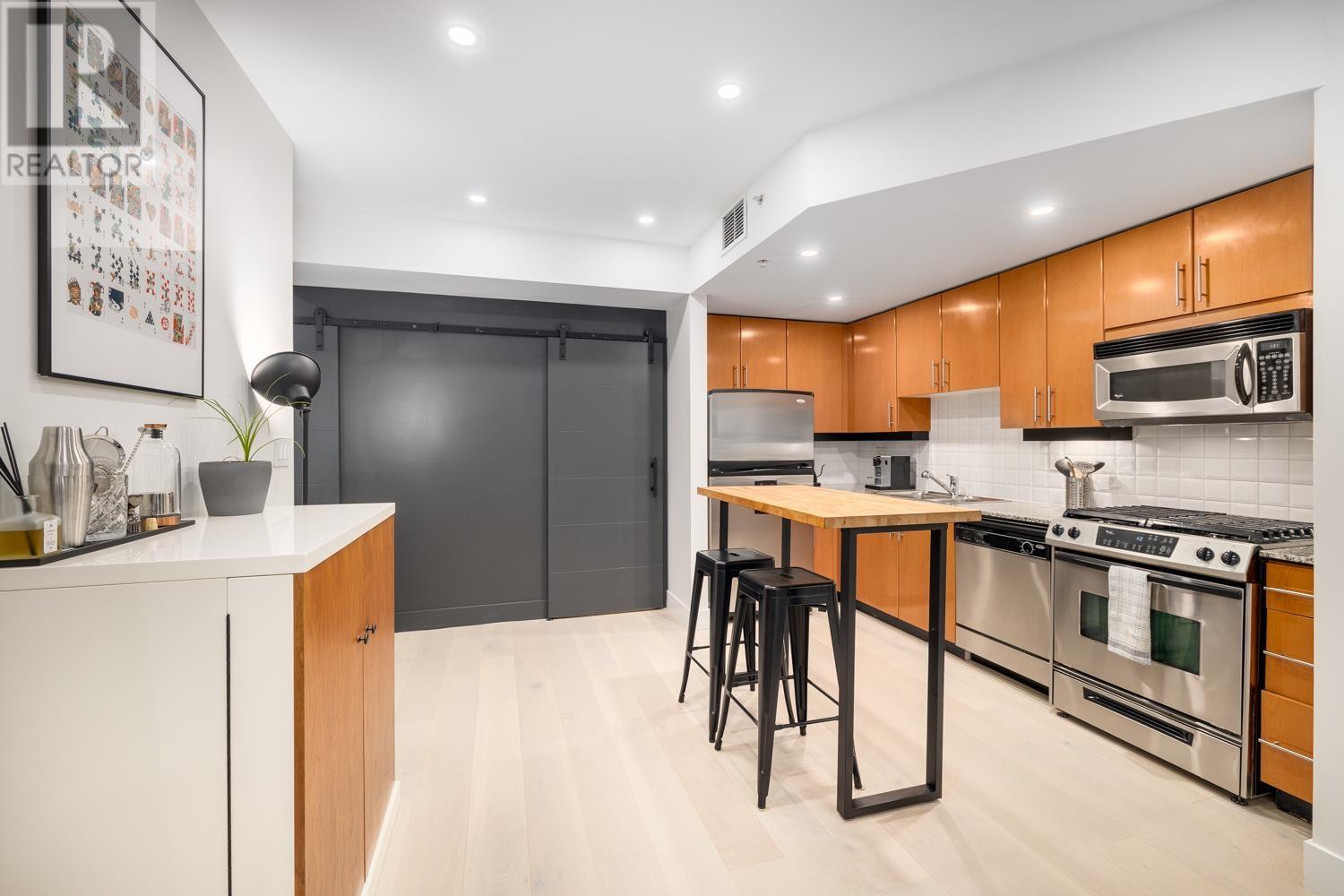 301 168 E Esplanade, North Vancouver, British Columbia  V7L 4X8 - Photo 6 - R2998482