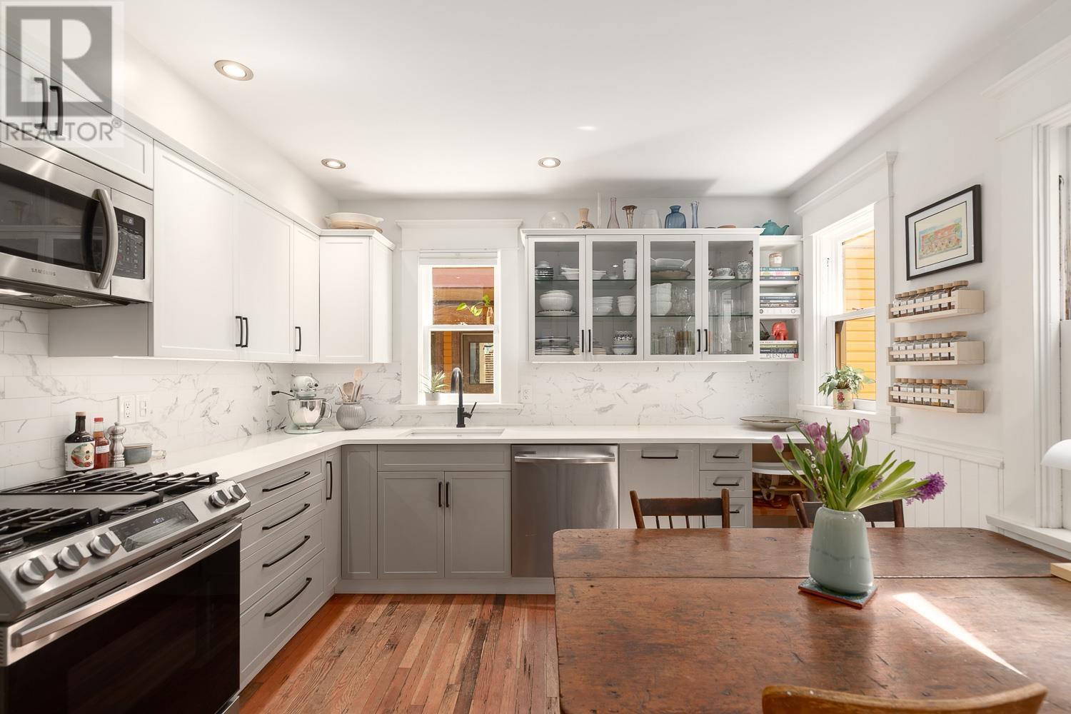 736 Jackson Avenue, Vancouver, British Columbia  V6A 3B9 - Photo 2 - R2998494