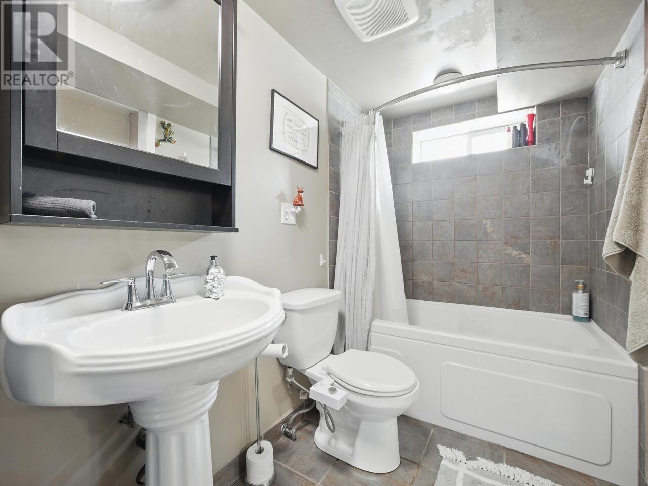 217 Sandringham Avenue, New Westminster, British Columbia  V3L 1Z4 - Photo 18 - R2998501