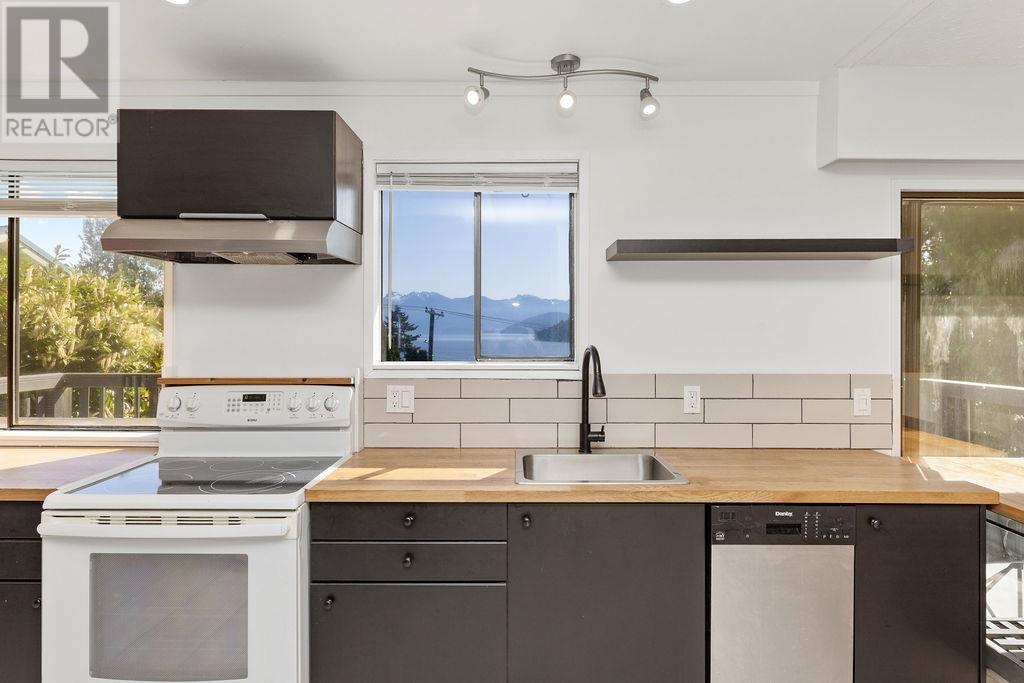 775 Marine Drive, Gibsons, British Columbia  V0N 1V1 - Photo 3 - R2998511