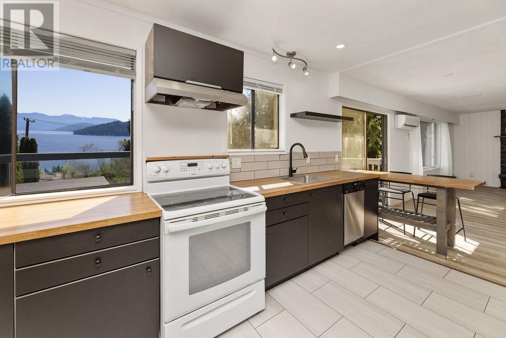 Property at 775 MARINE DRIVE image 4