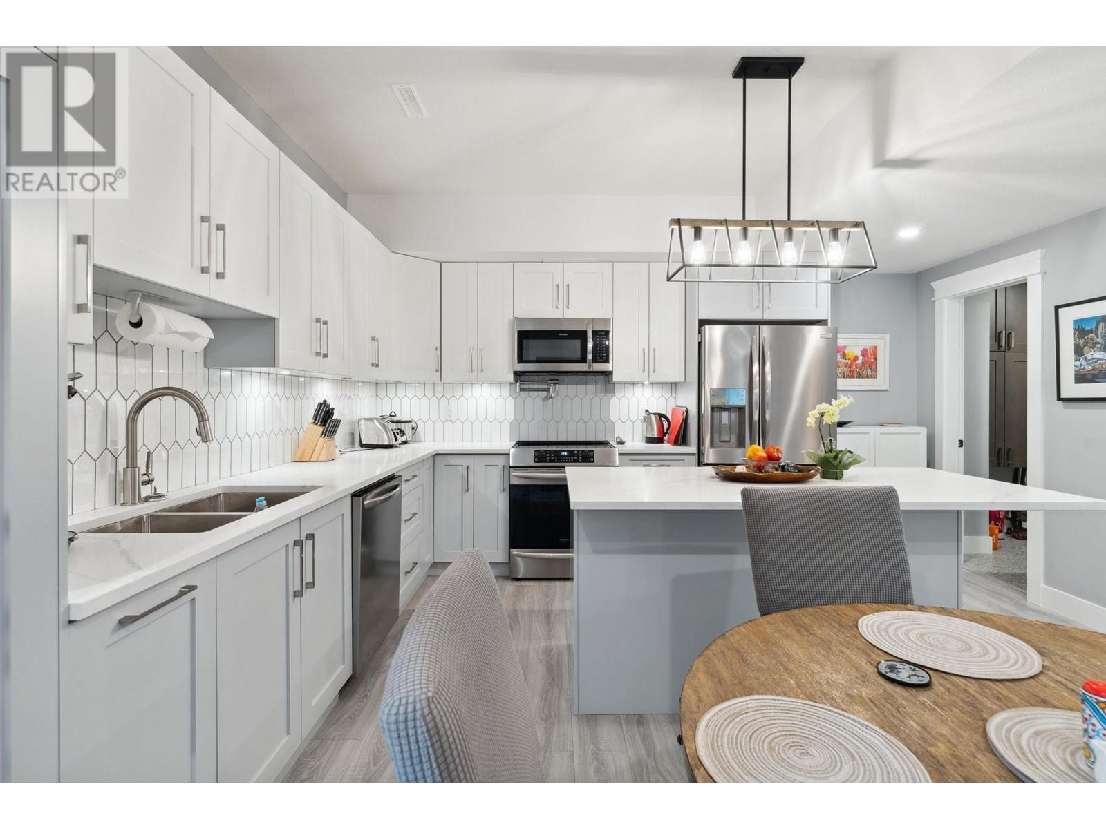 3467 David Avenue, Coquitlam, British Columbia  V3E 0H7 - Photo 33 - R2998533