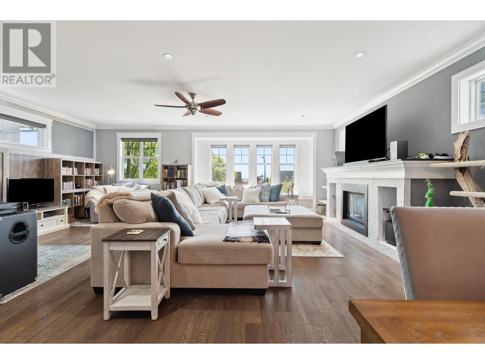 3467 David Avenue, Coquitlam, British Columbia  V3E 0H7 - Photo 4 - R2998533
