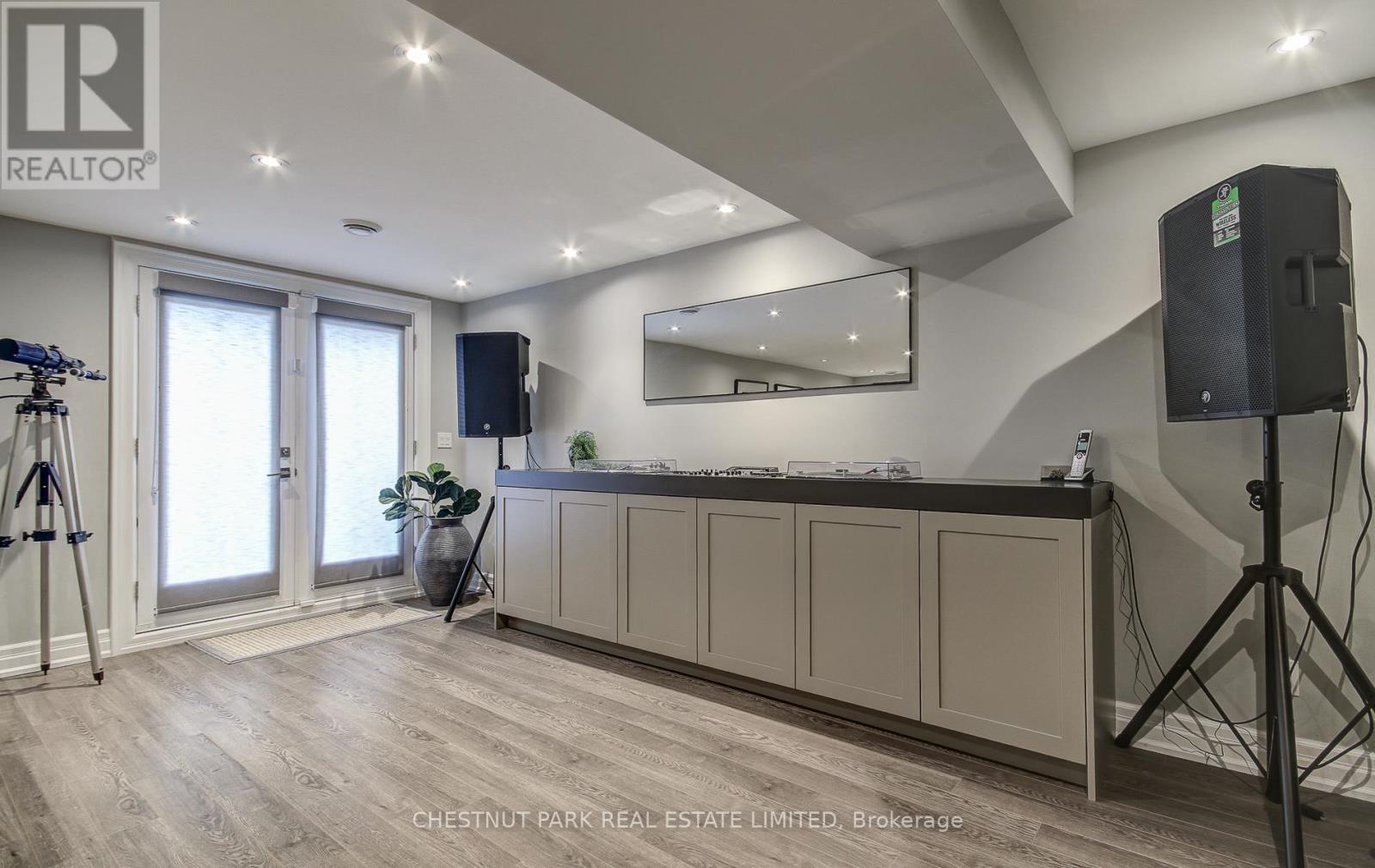 22 Lesmar Drive, Toronto, Ontario  M9B 2V1 - Photo 45 - W12125980