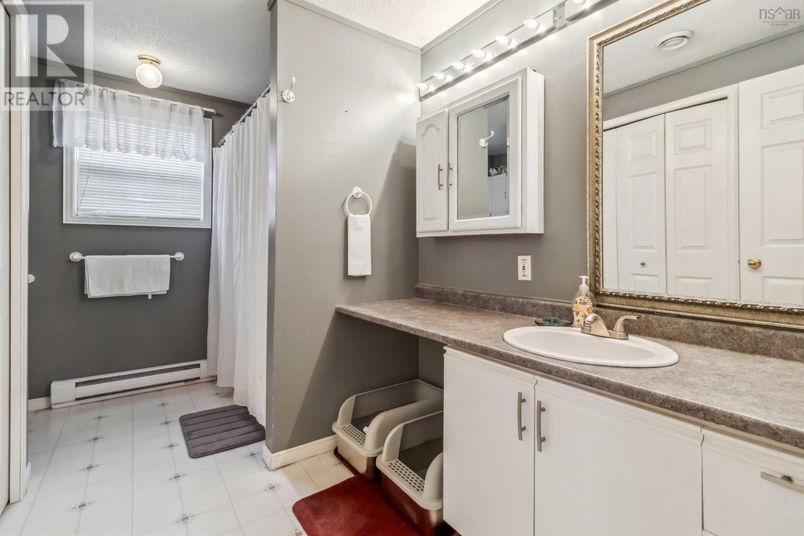 86 Thomson Drive, Bridgewater, Nova Scotia  B4V 3X5 - Photo 12 - 202509784