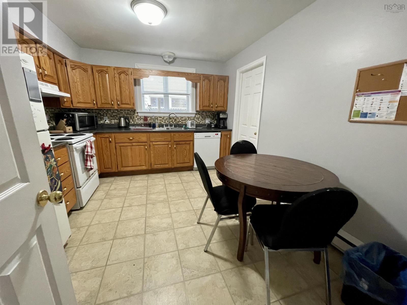 5811 Inglis Street, Halifax, Nova Scotia  B3H 4M9 - Photo 9 - 202509934