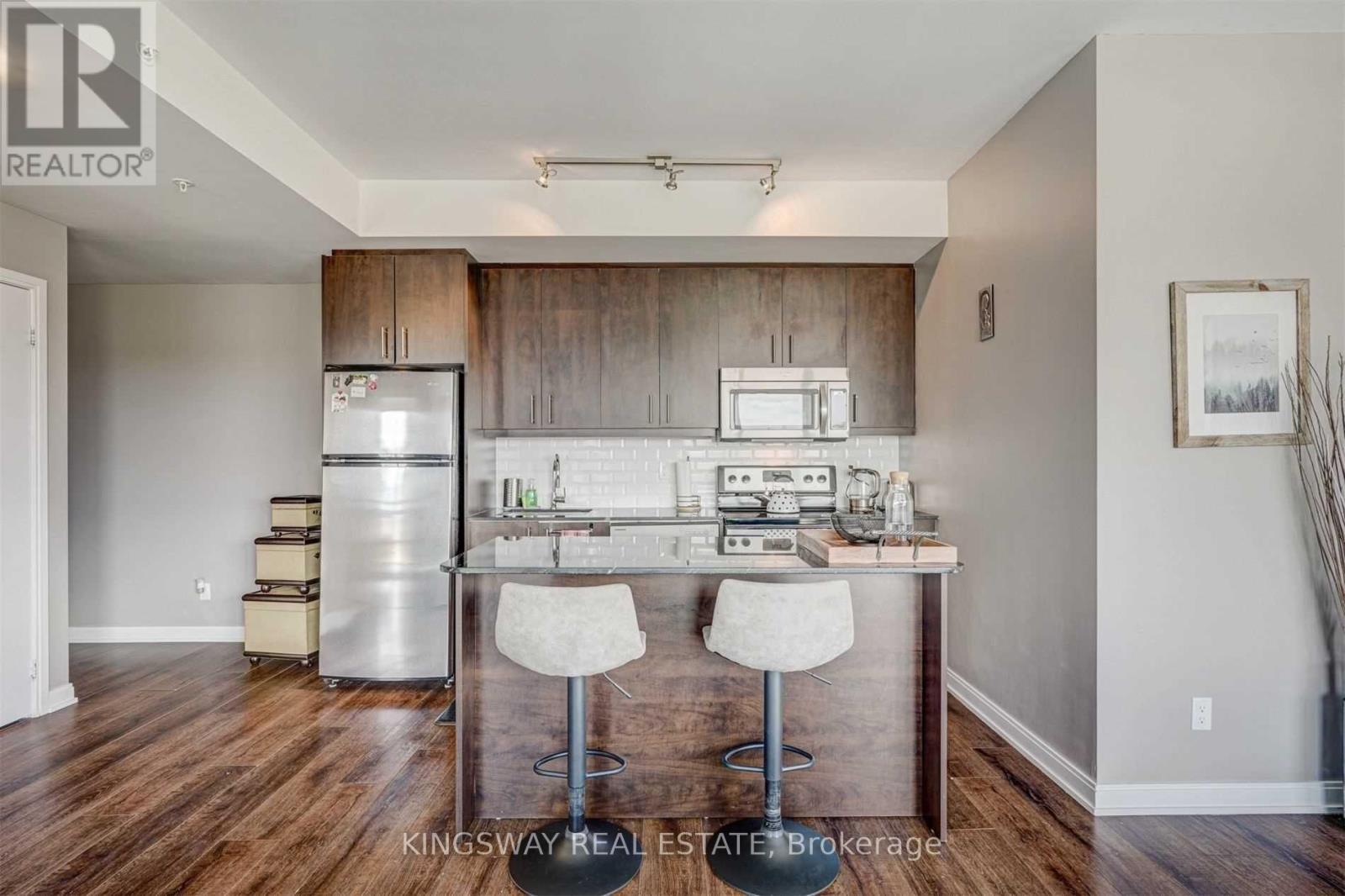 605 - 760 The Queensway Avenue, Toronto, Ontario  M8Z 1N3 - Photo 7 - W12125995