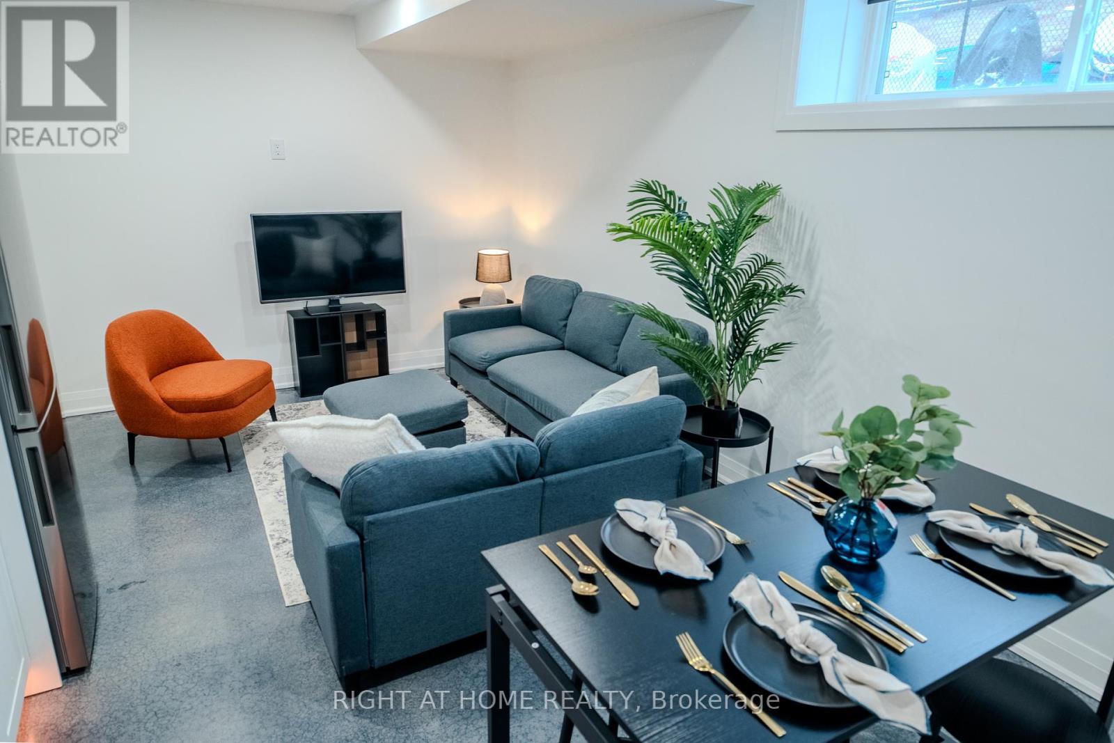 18 Habibi Lane, Toronto, Ontario  M6E 1N1 - Photo 34 - W12126009
