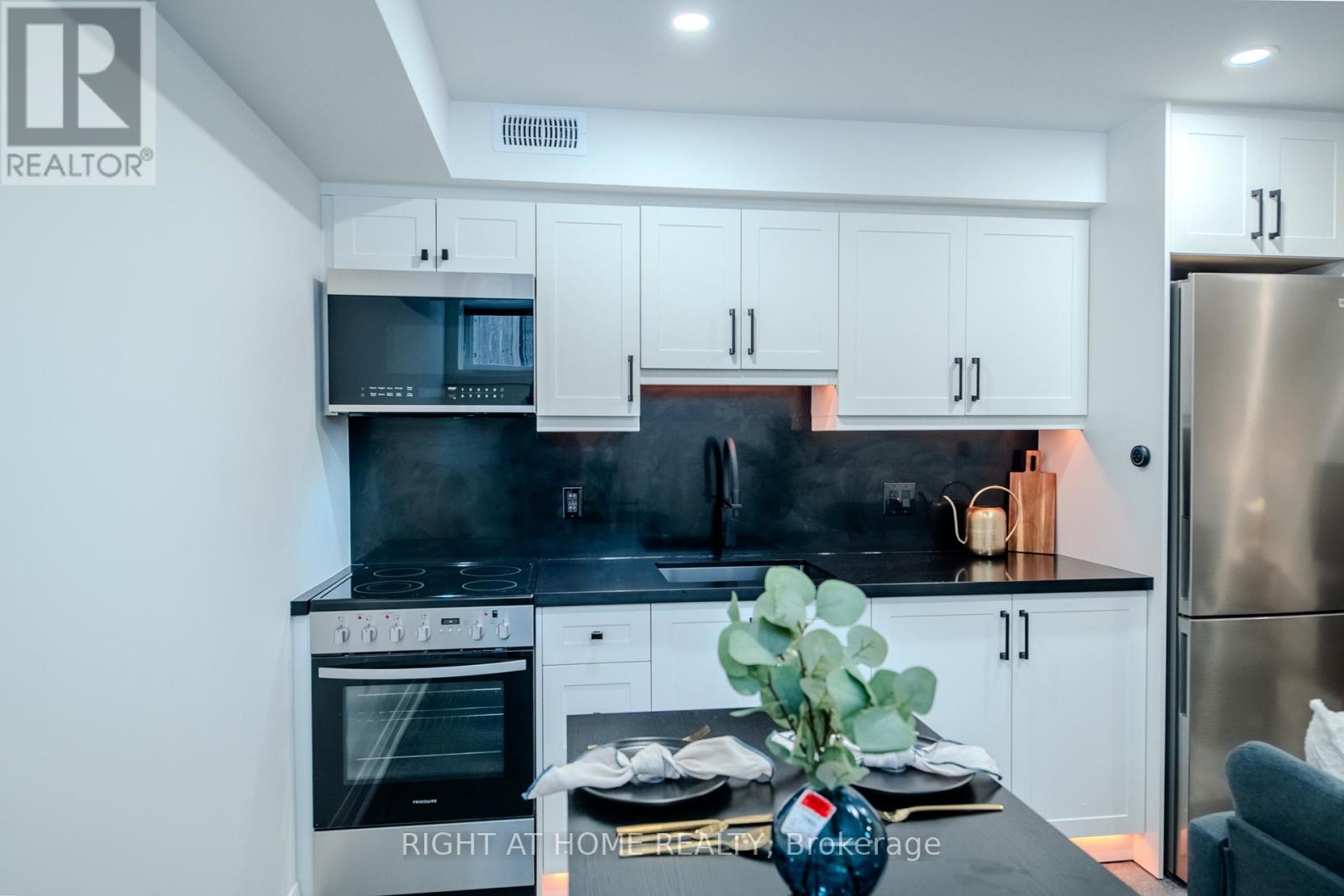 18 Habibi Lane, Toronto, Ontario  M6E 1N1 - Photo 37 - W12126009