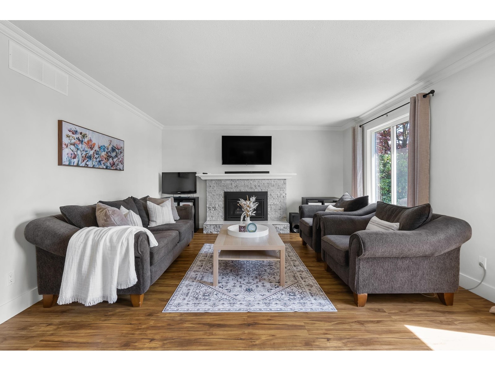 33267 Brown Crescent, Mission, British Columbia  V2V 2R3 - Photo 8 - R2997923