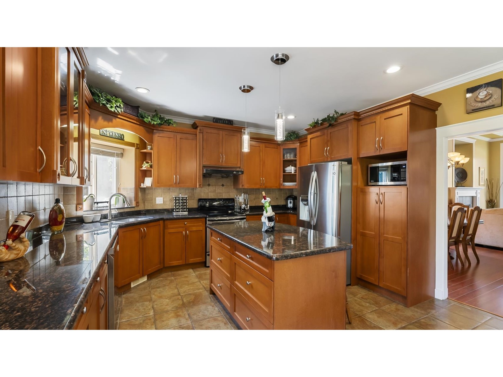 6586 186a Street, Surrey, British Columbia  V3S 4E5 - Photo 8 - R2997772