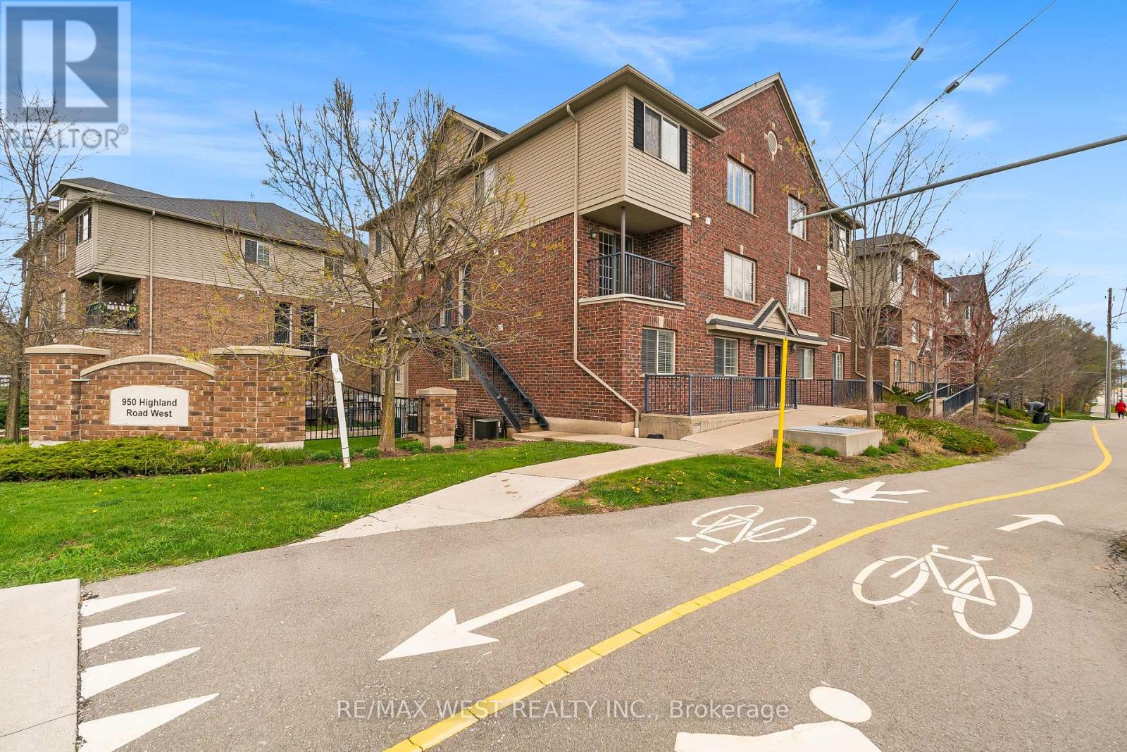 Property at #15 - 950 HIGHLAND ROAD W image 1
