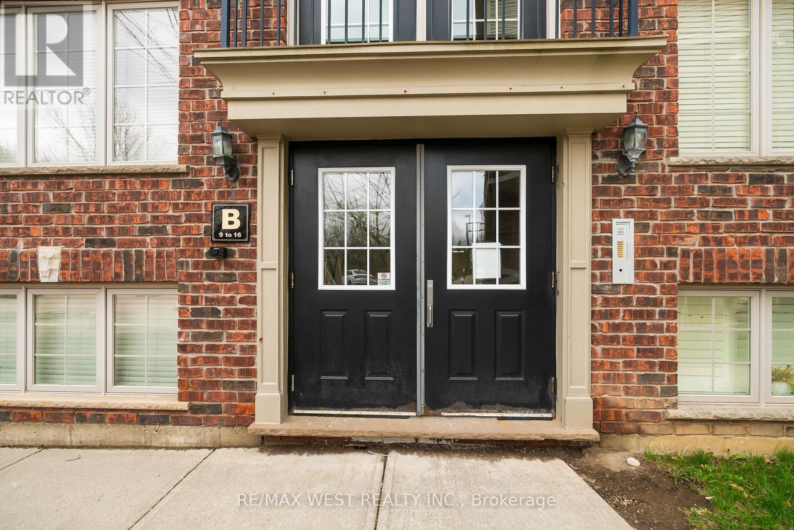 Property at #15 - 950 HIGHLAND ROAD W image 2