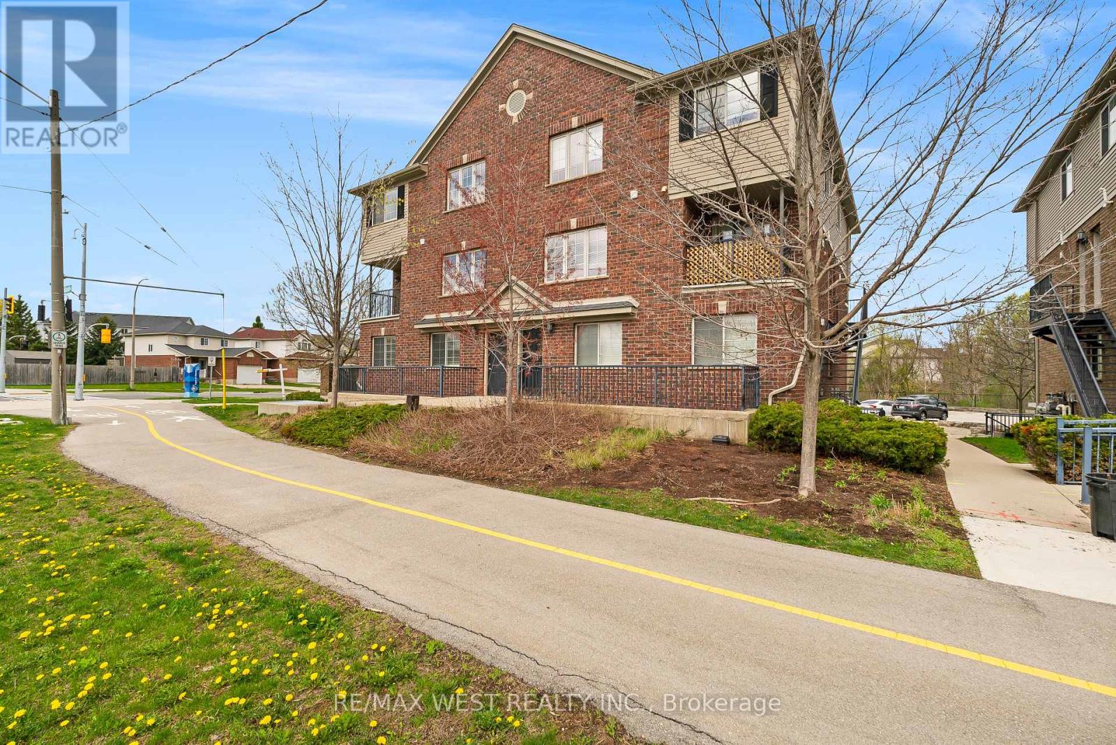Property at #15 - 950 HIGHLAND ROAD W image 4