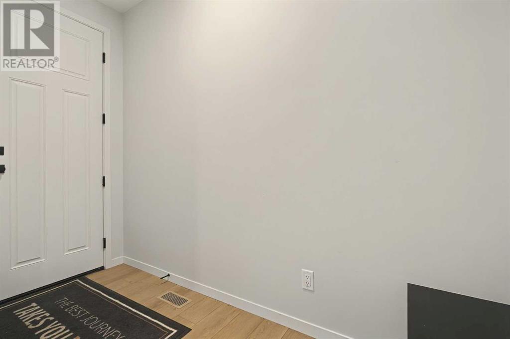 Property at 53 Edith Crescent NW image 5