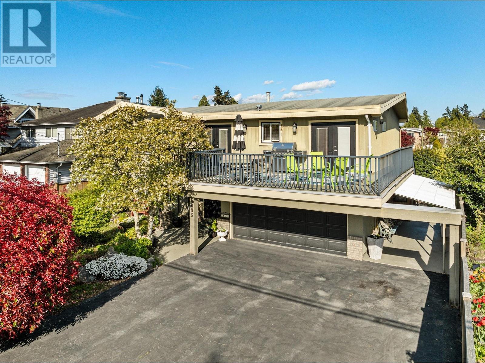 Property at 4686 54A STREET image 2