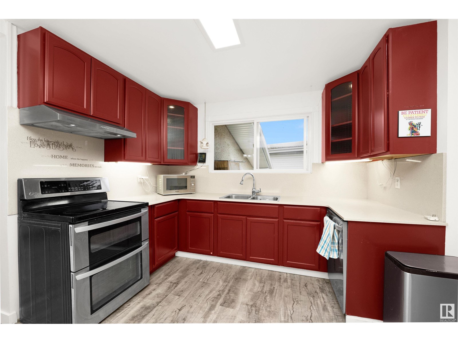 Property at 3431 86 ST NW image 5