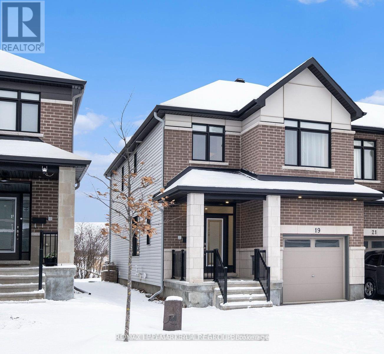 19 Nettle Crescent, Ottawa, Ontario  K1T 0W8 - Photo 2 - X12126075