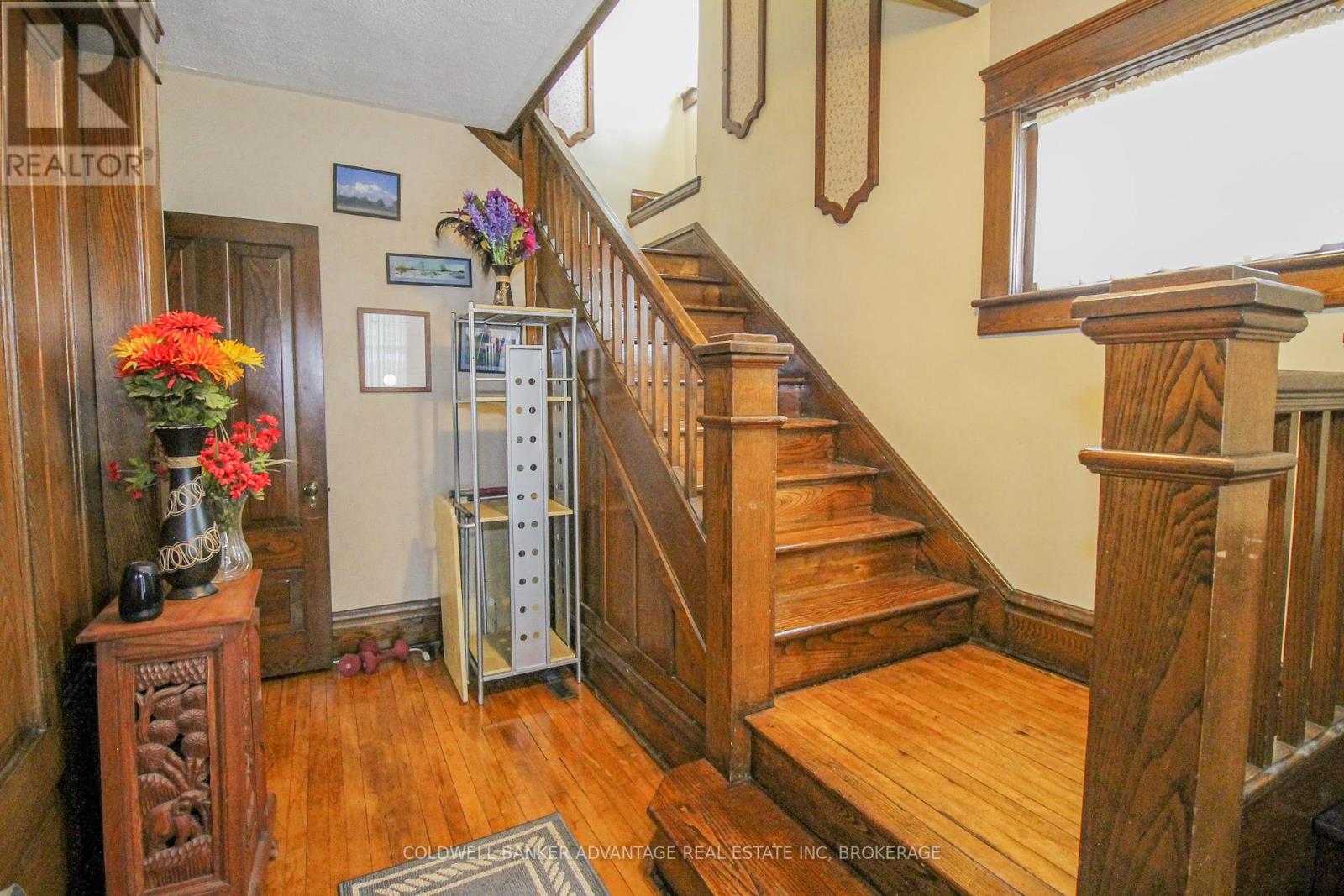 1048 Ontario Road, Welland, Ontario  L3B 5E4 - Photo 7 - X12126026