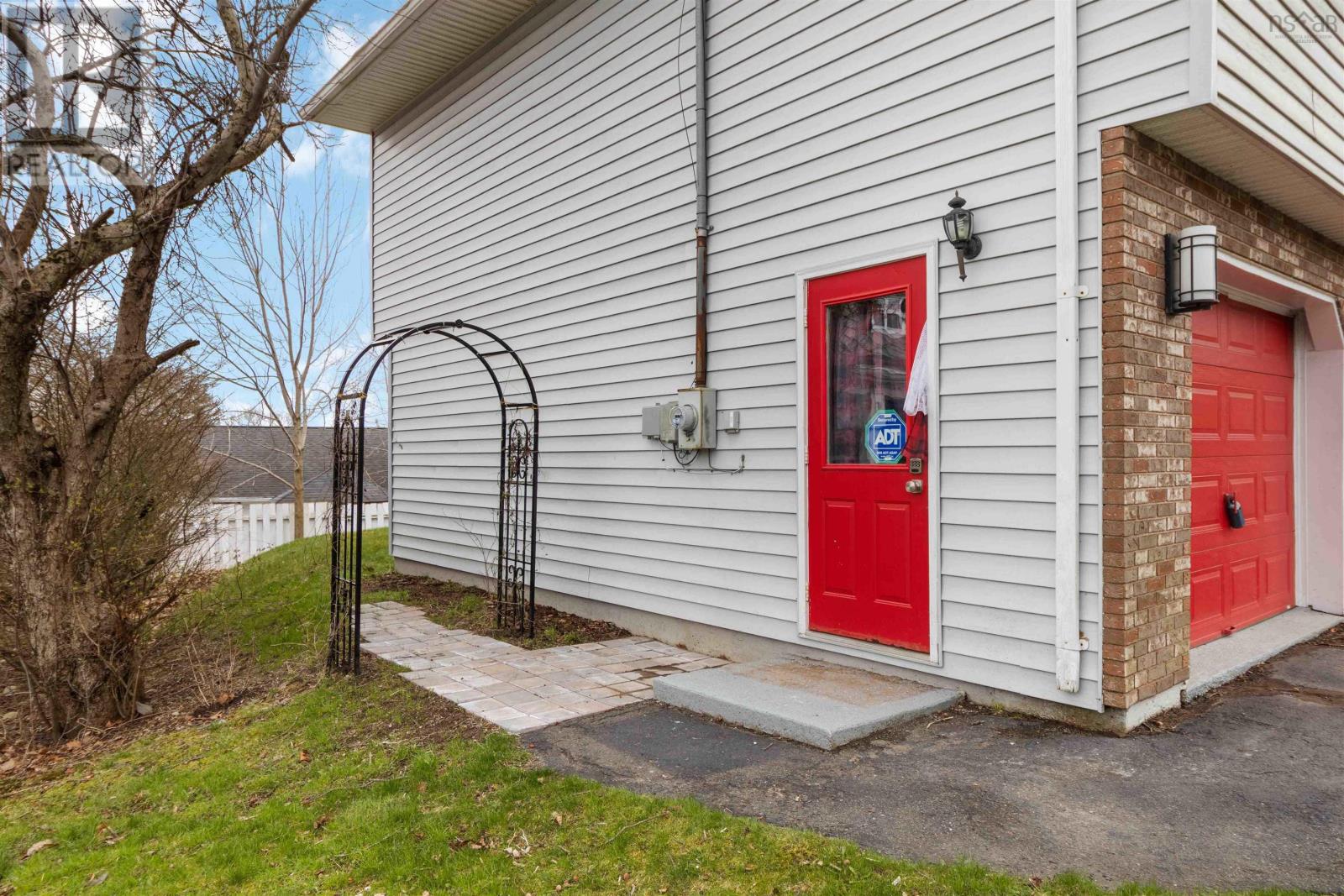 Property at 6 Glen Manor Drive image 3