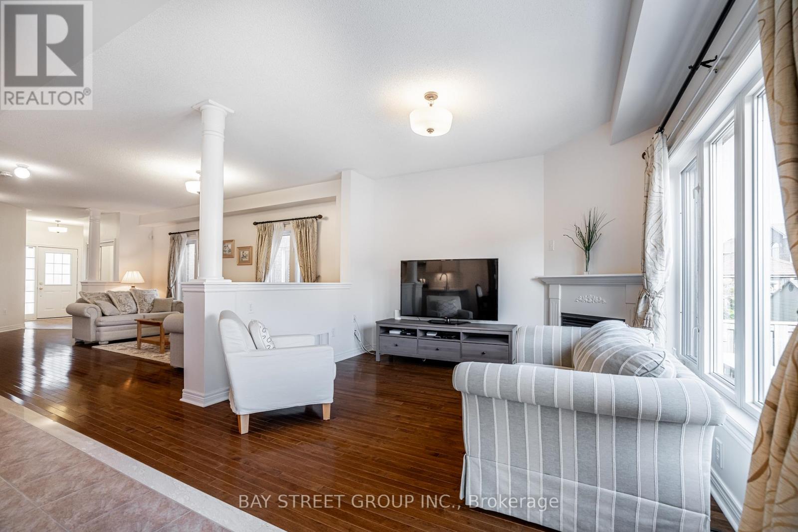 27 Primont Drive, Richmond Hill, Ontario  L4S 2V5 - Photo 4 - N12126019