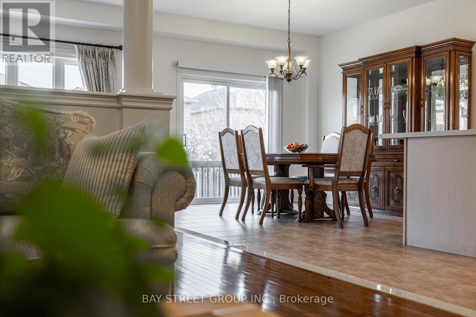27 Primont Drive, Richmond Hill, Ontario  L4S 2V5 - Photo 7 - N12126019