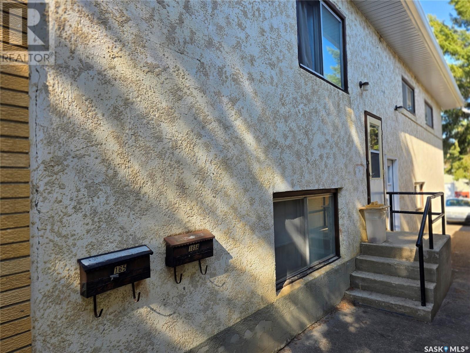 Property at 167 4th AVENUE NE image 2