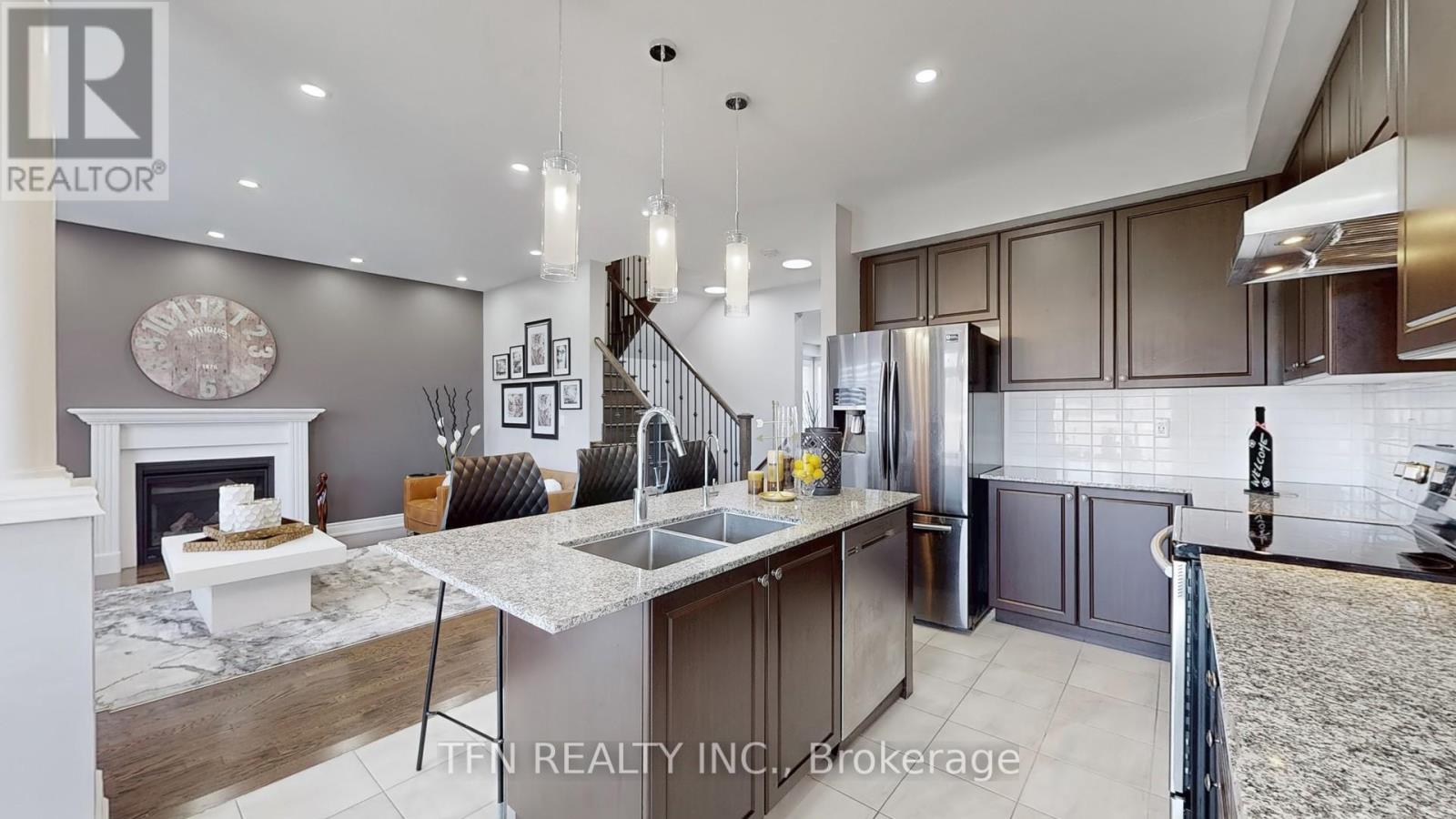 30 Festival Court, East Gwillimbury, Ontario  L9N 0N8 - Photo 18 - N12120997