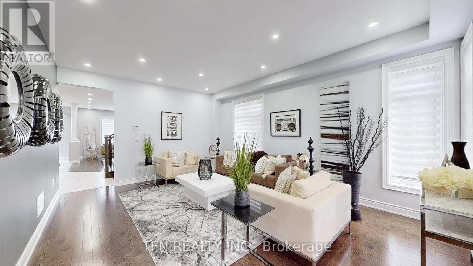 Property at 30 FESTIVAL COURT image 4