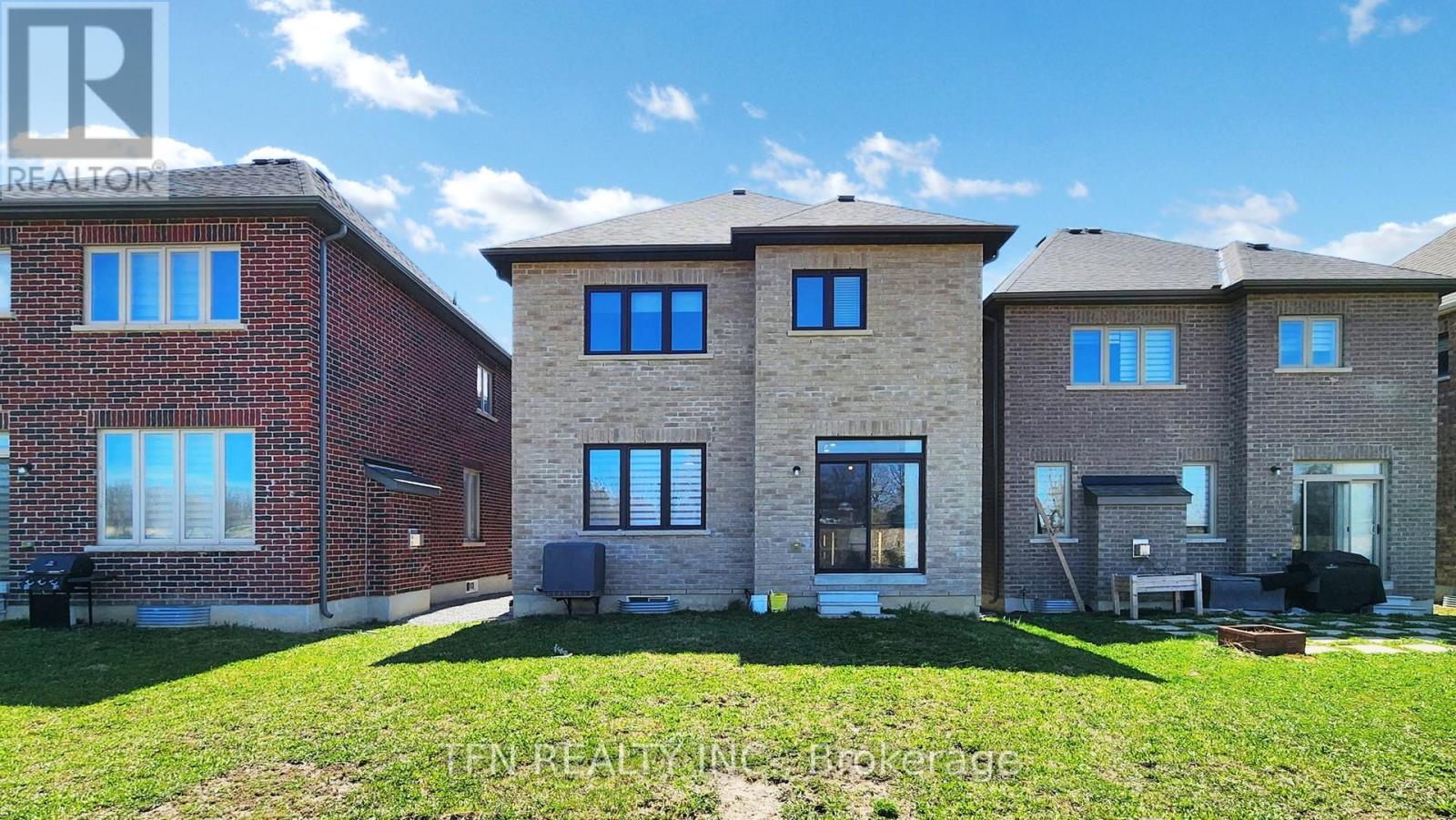 30 Festival Court, East Gwillimbury, Ontario  L9N 0N8 - Photo 48 - N12120997