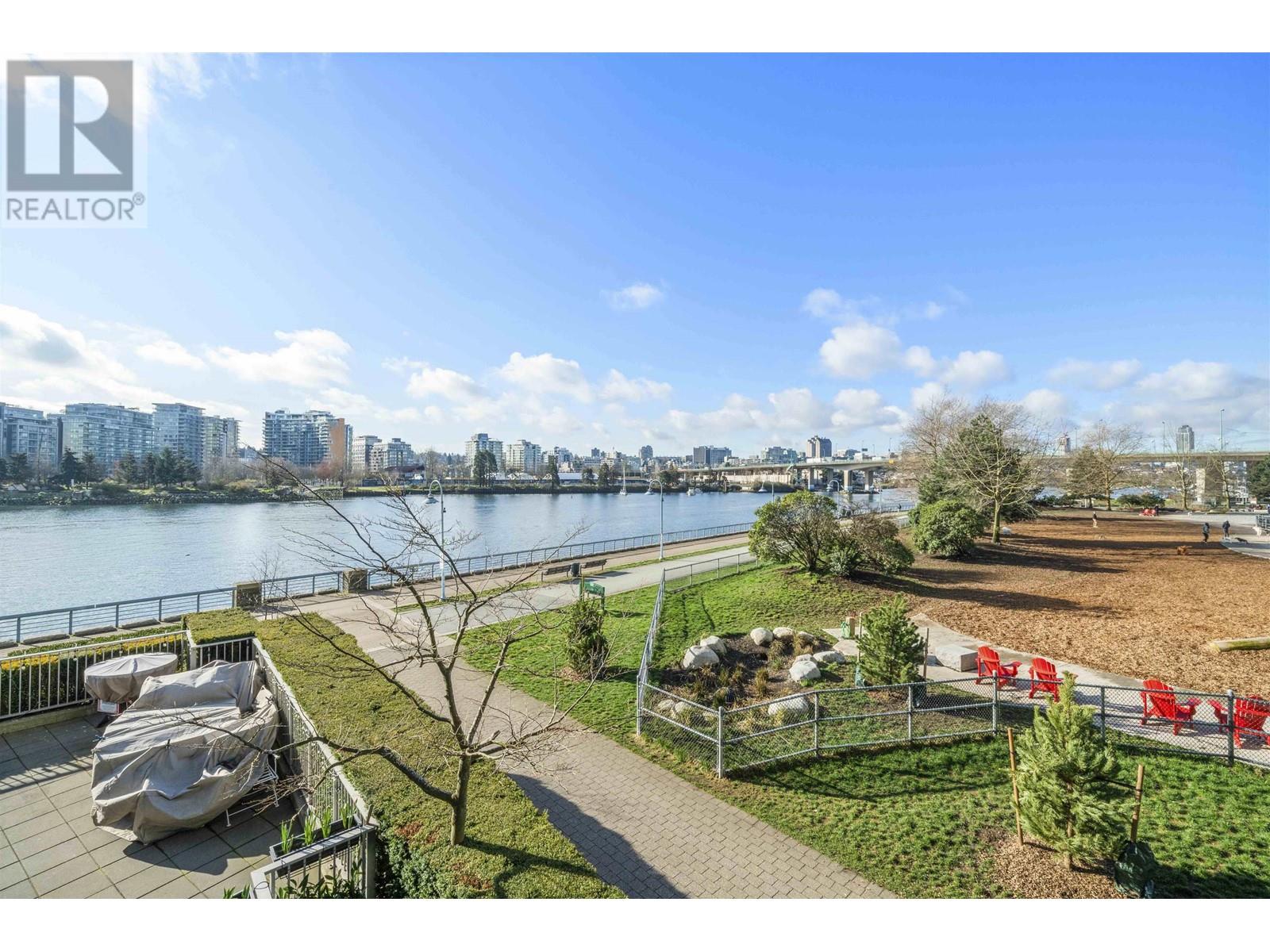 Property at 106 8 SMITHE MEWS image 1
