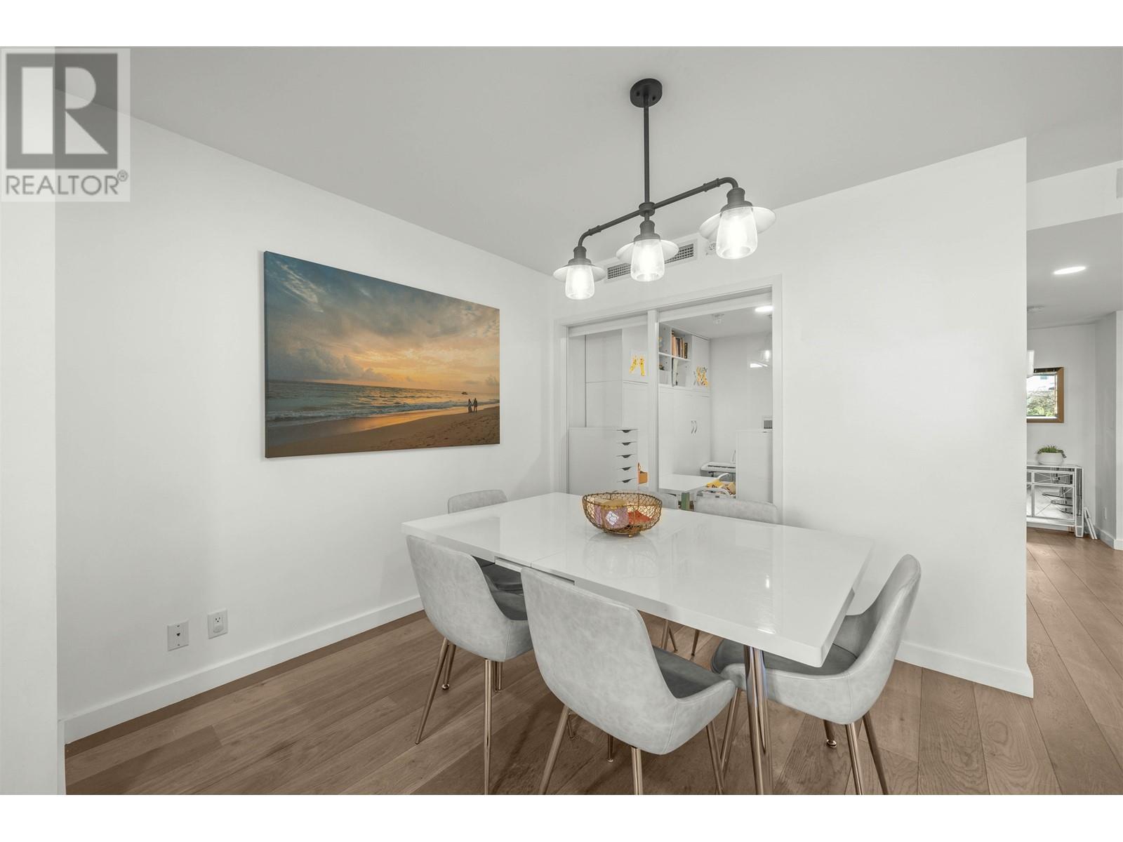 106 8 Smithe Mews, Vancouver, British Columbia  V6B 0A5 - Photo 14 - R2998612