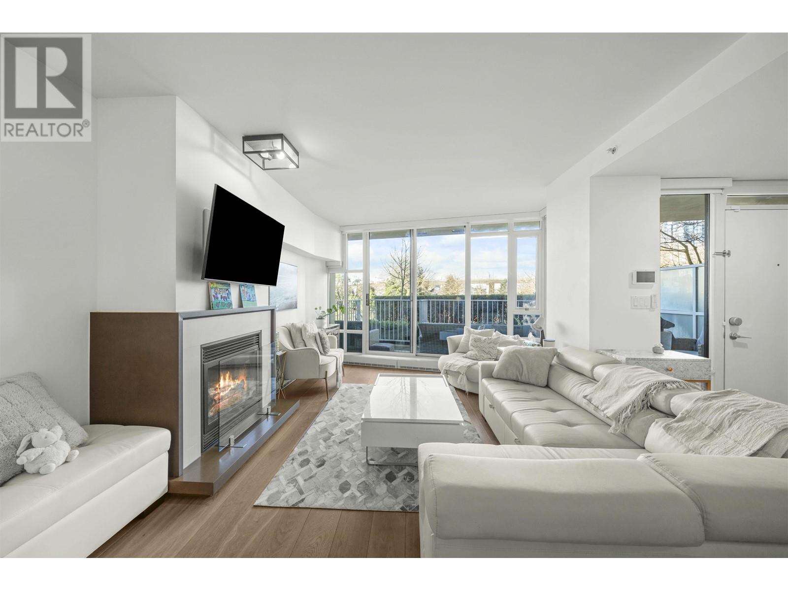 Property at 106 8 SMITHE MEWS image 4