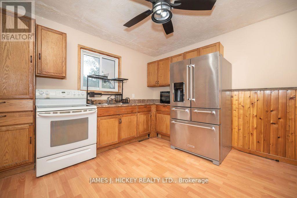 27 Meilleurs Road, Laurentian Hills, Ontario  K0J 1P0 - Photo 8 - X12084298