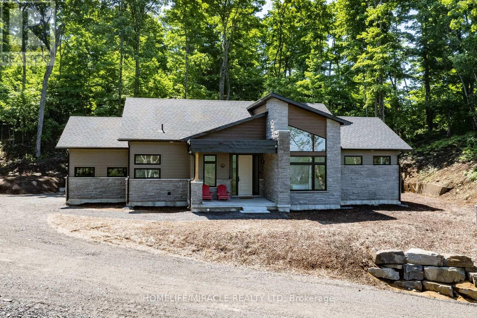 47 - 1057 Greensview Drive, Lake Of Bays, Ontario  P1H 1K0 - Photo 1 - X12126085