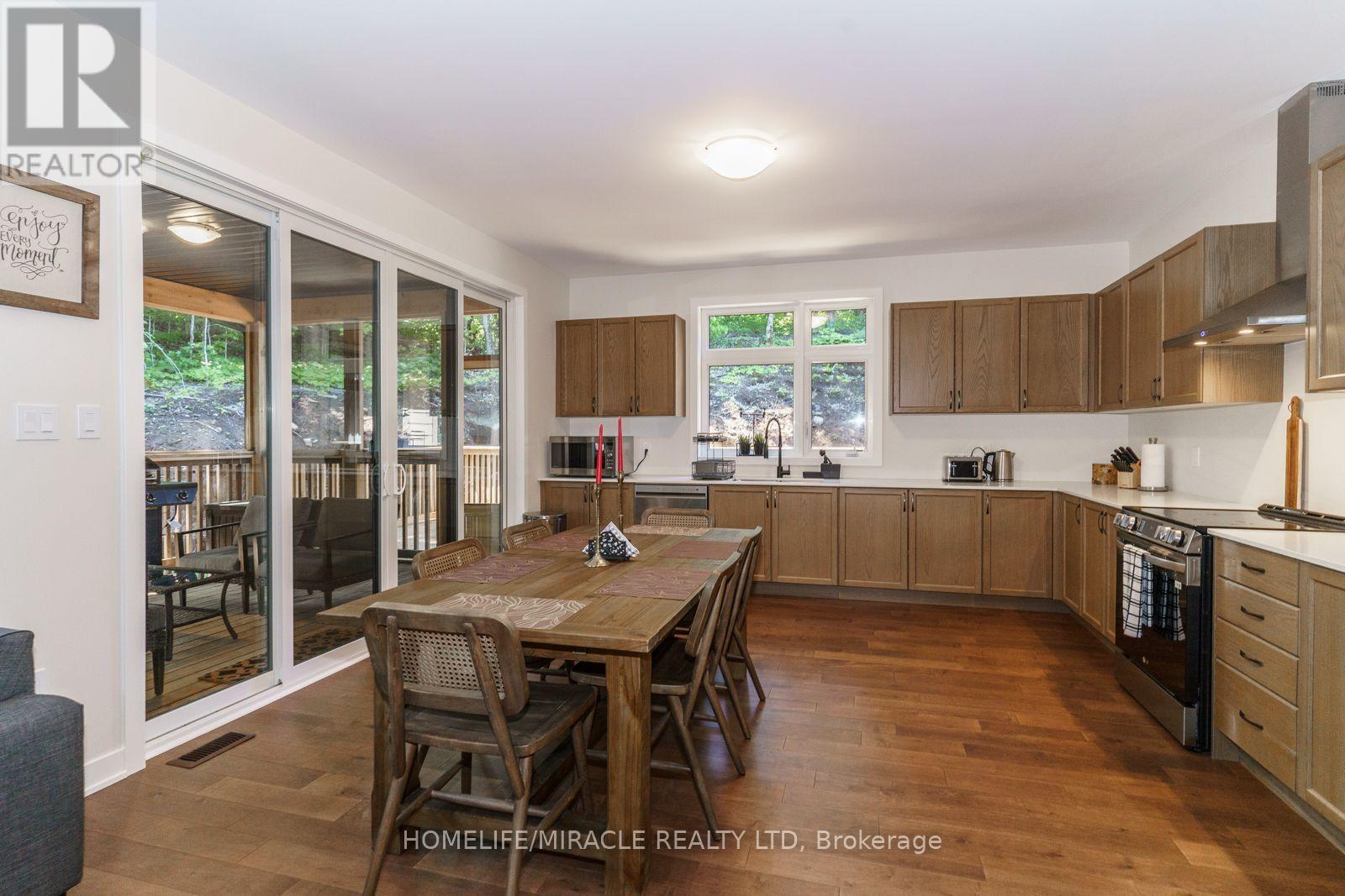 47 - 1057 Greensview Drive, Lake Of Bays, Ontario  P1H 1K0 - Photo 27 - X12126085