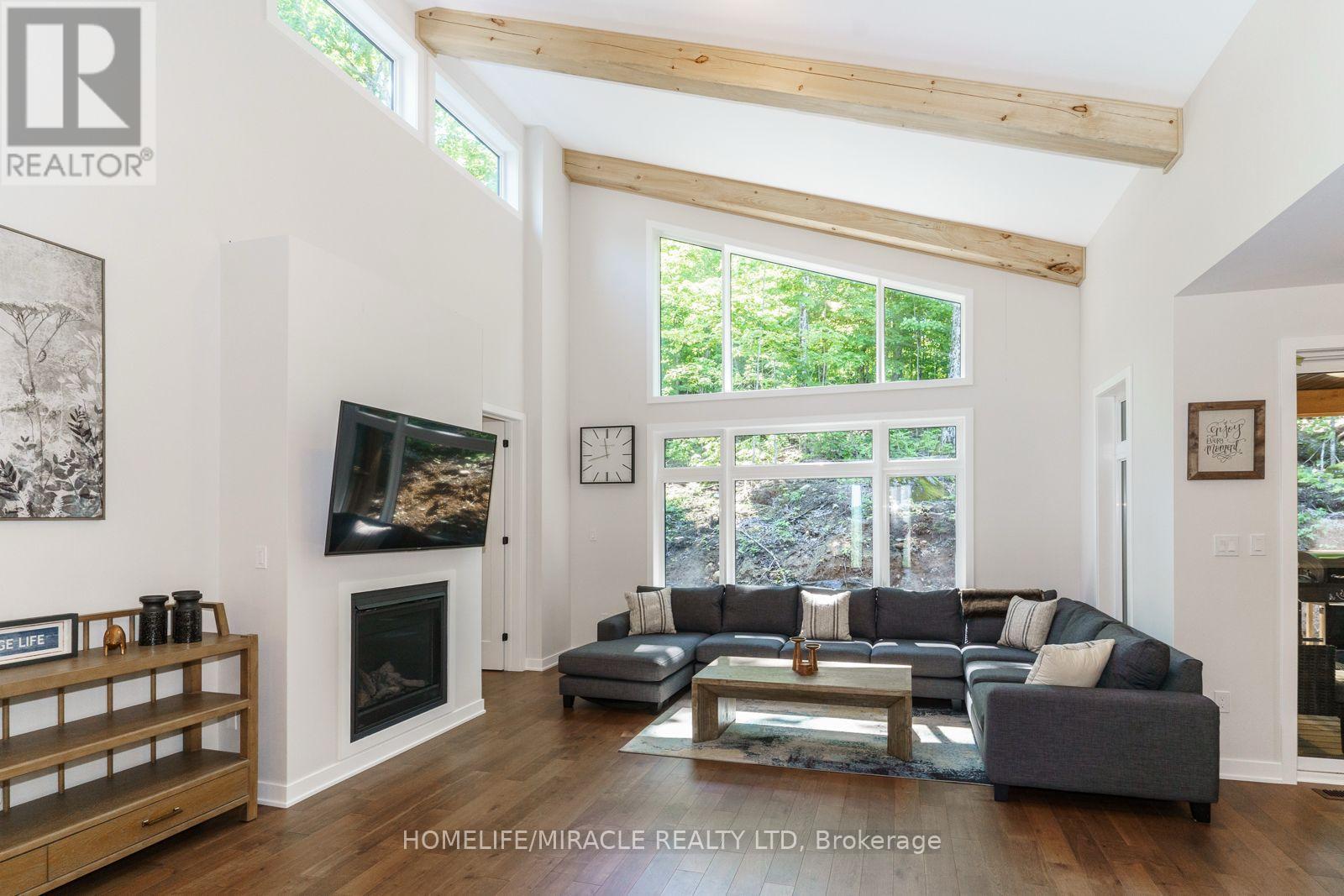 47 - 1057 Greensview Drive, Lake Of Bays, Ontario  P1H 1K0 - Photo 36 - X12126085