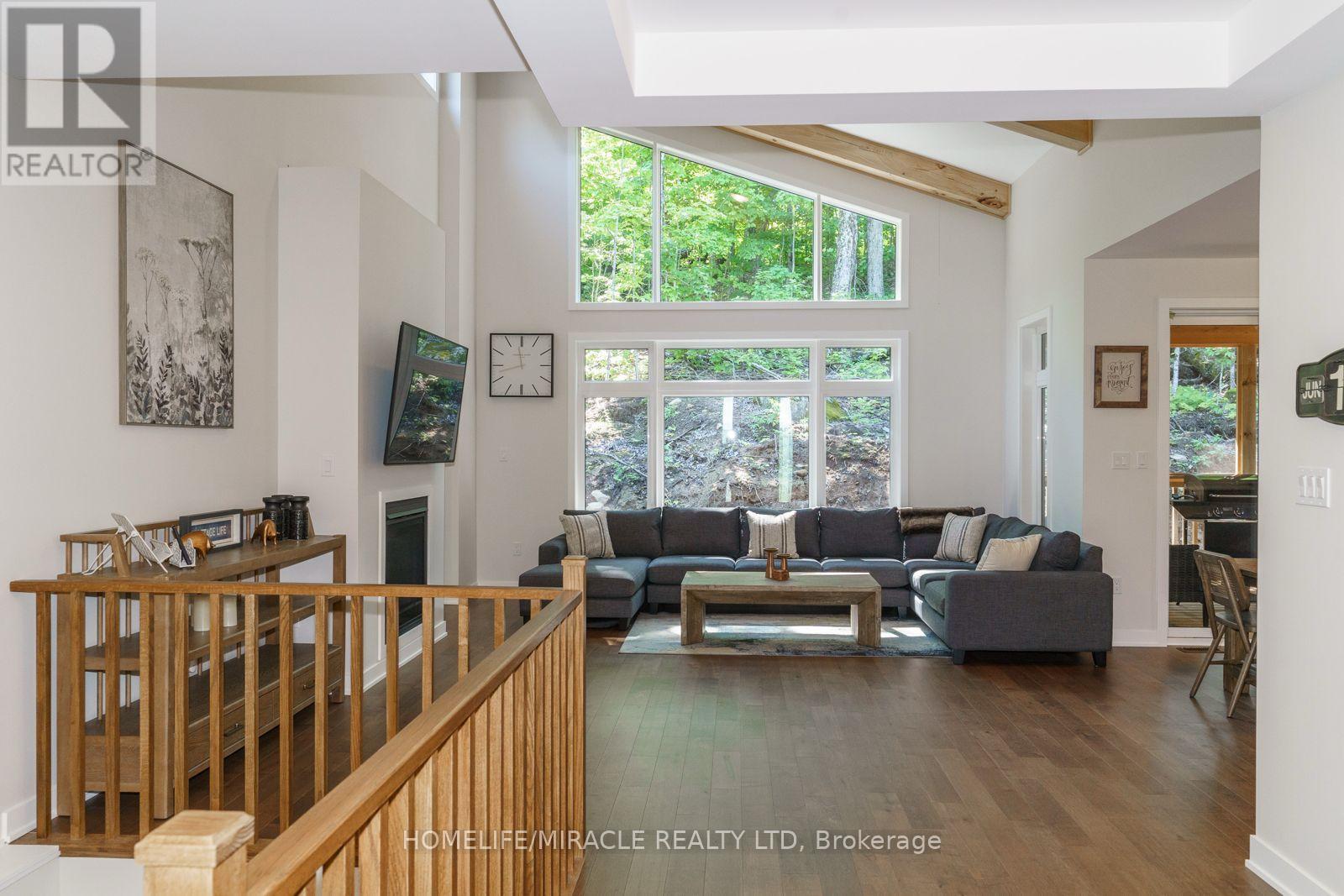 47 - 1057 Greensview Drive, Lake Of Bays, Ontario  P1H 1K0 - Photo 37 - X12126085