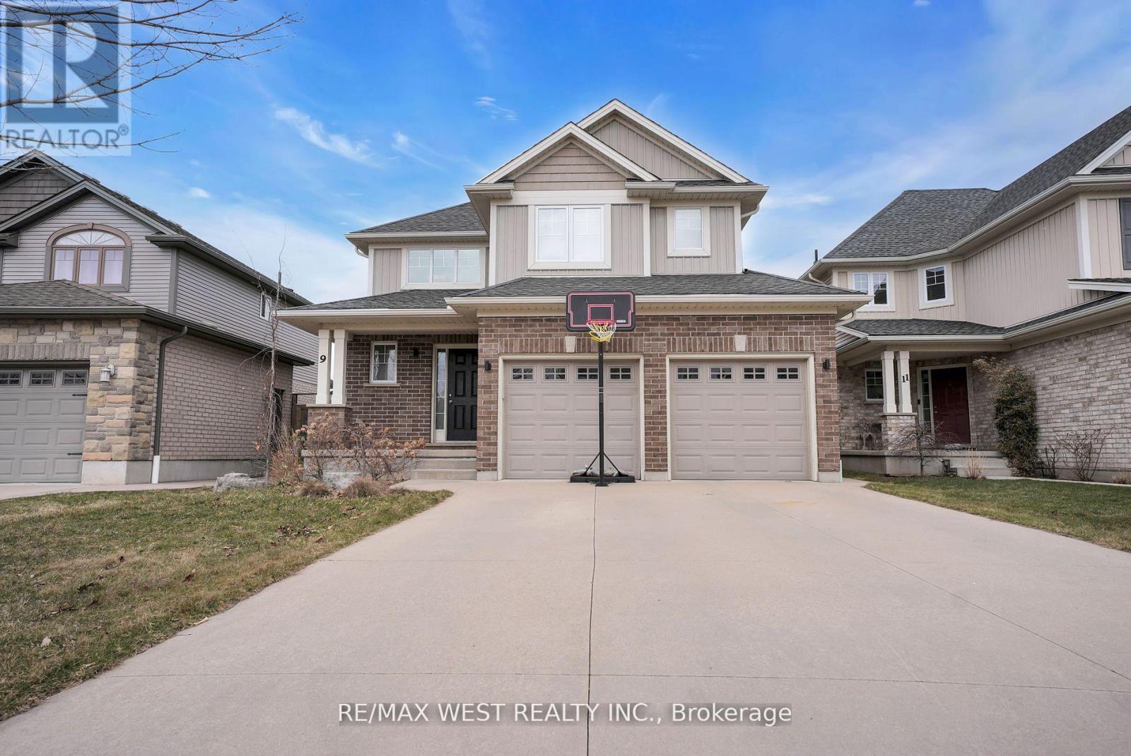 9 NOBLE LANE, St. Thomas, Ontario