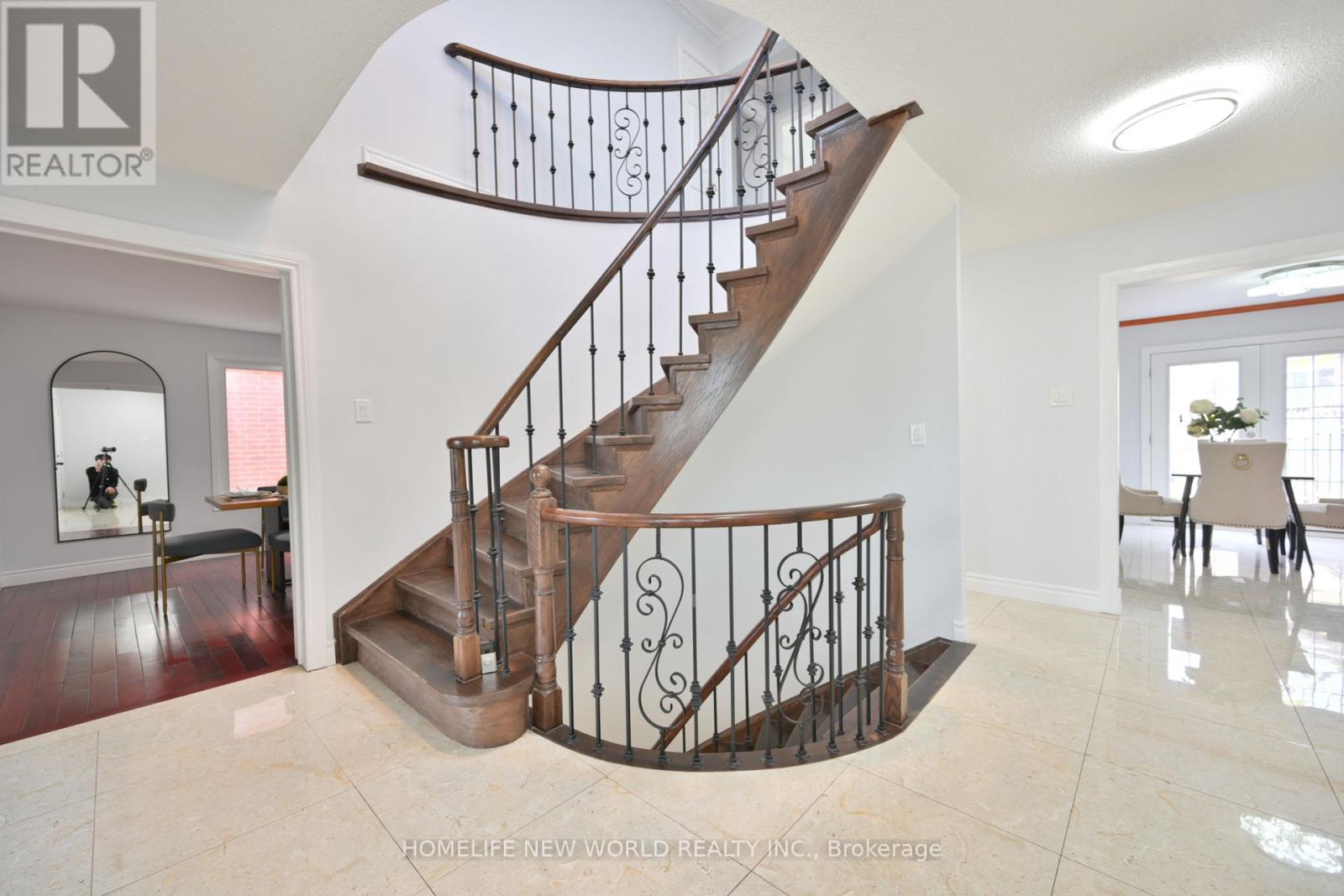 Property at 356 GOLDHAWK TRAIL image 5