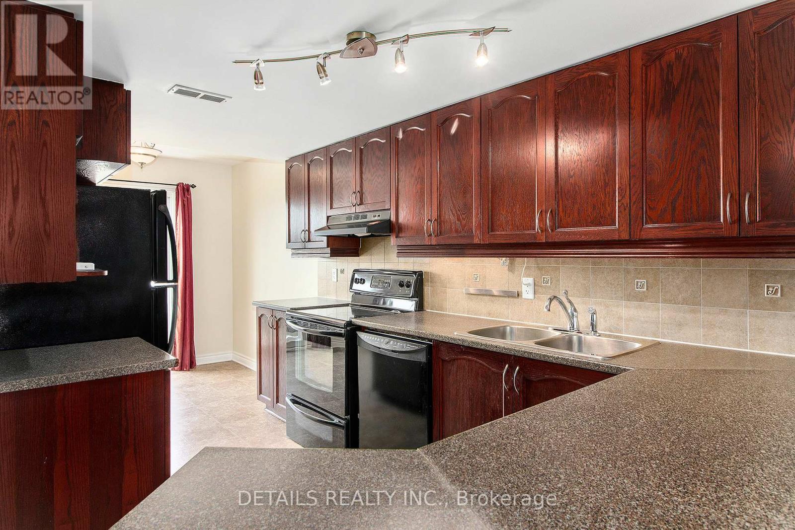 565 Lakeridge Drive, Ottawa, Ontario  K4A 0H4 - Photo 3 - X12111185