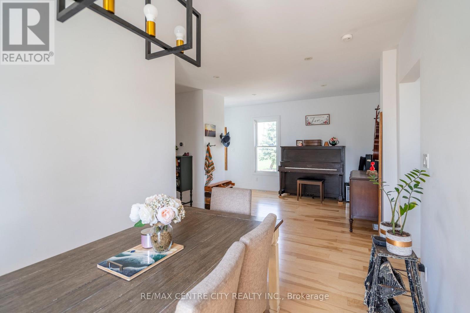 3501 Concession Drive, Southwest Middlesex, Ontario  N0L 1M0 - Photo 14 - X12126116