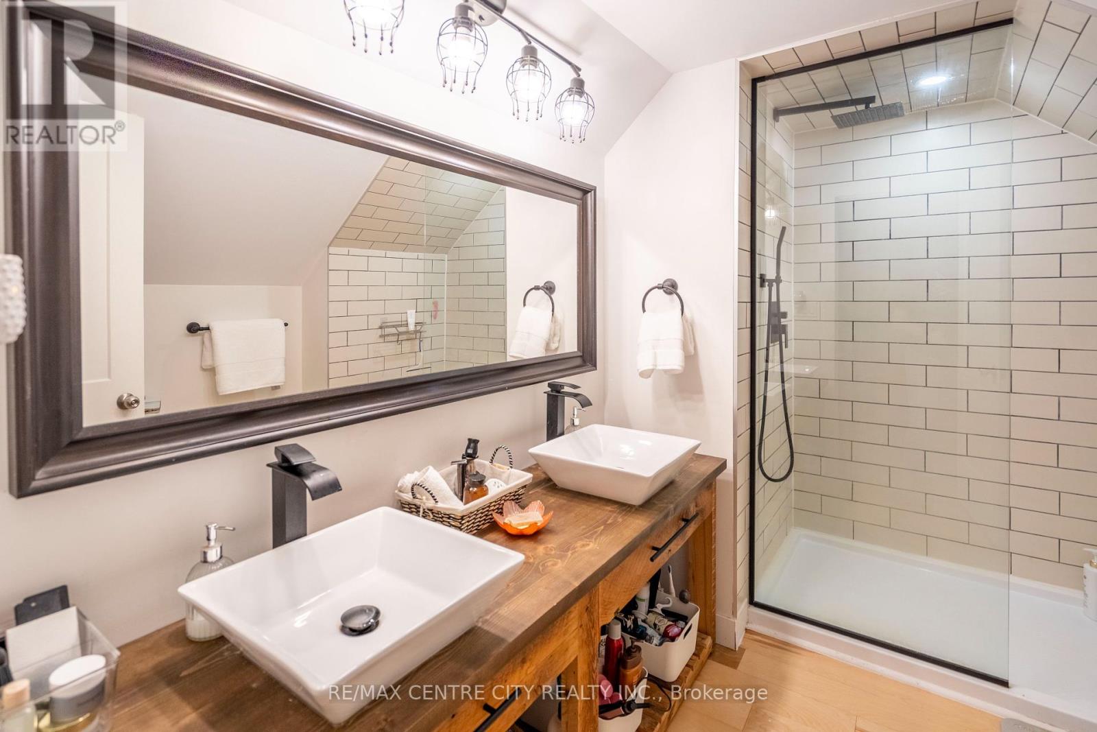 3501 Concession Drive, Southwest Middlesex, Ontario  N0L 1M0 - Photo 44 - X12126116