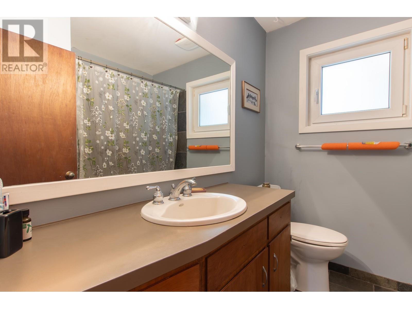38063 Clarke Drive, Squamish, British Columbia  V0N 3G0 - Photo 8 - R2998317