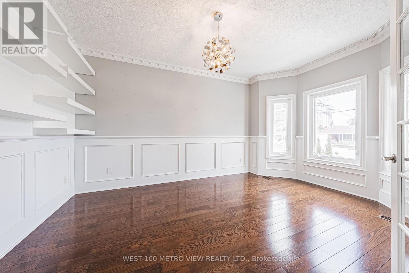 589 Glen Park Avenue, Toronto, Ontario  M6B 2G4 - Photo 10 - W12070777